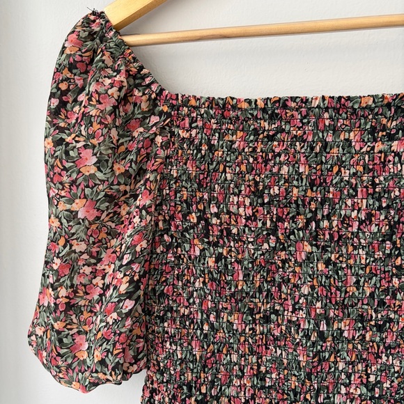 BB Dakota Sz XS Multicolor Floral Smocked Crop Top Elbow Length Puff Sleeves - Picture 5 of 8